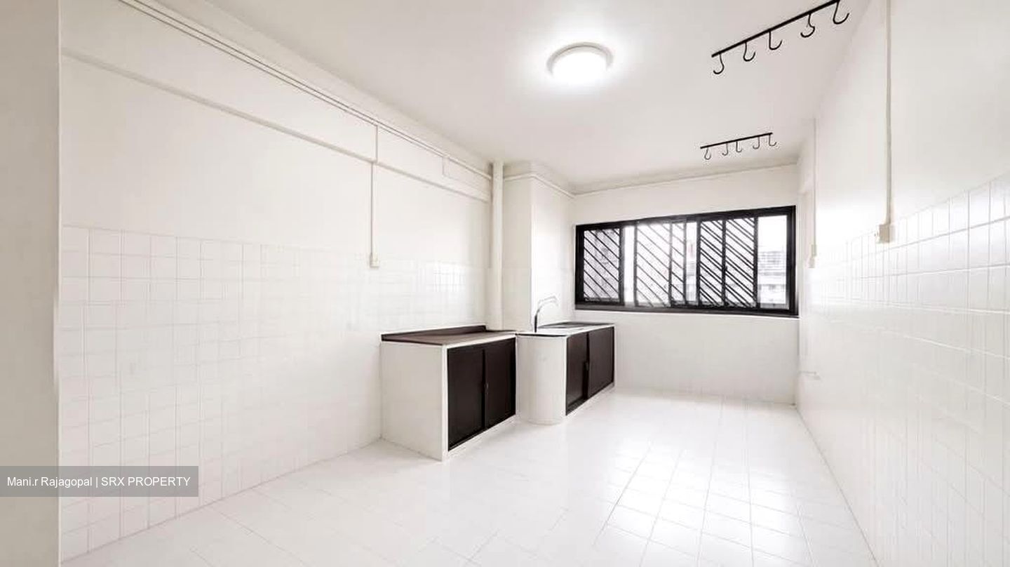 Blk 211 Jurong East Street 21 (Jurong East), HDB 3 Rooms #568273321